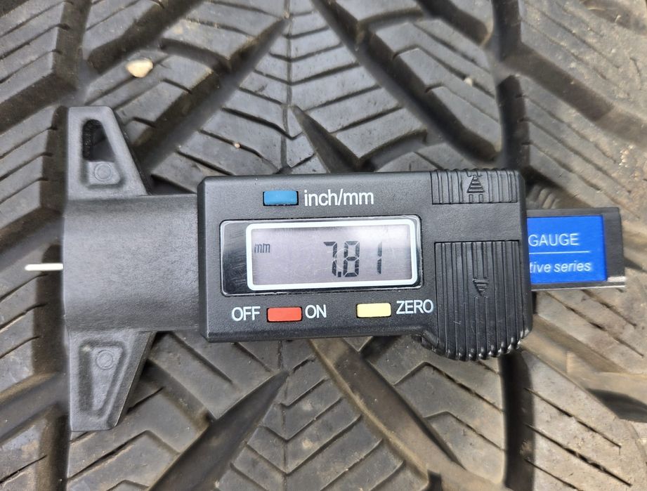 Felgi Oryginał Honda HR-V 6,5Jx17 ET40 5x114,3 opony zima 225/65R17