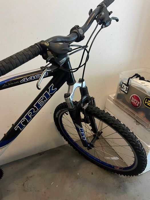 Bicicleta com travão de calço