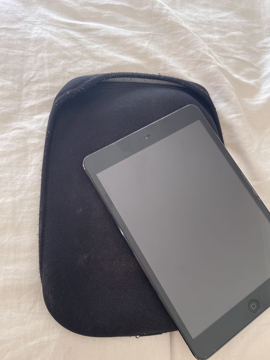 iPad mini Apple (1ª Geração) 16GB - Impecável + Capa de Proteção