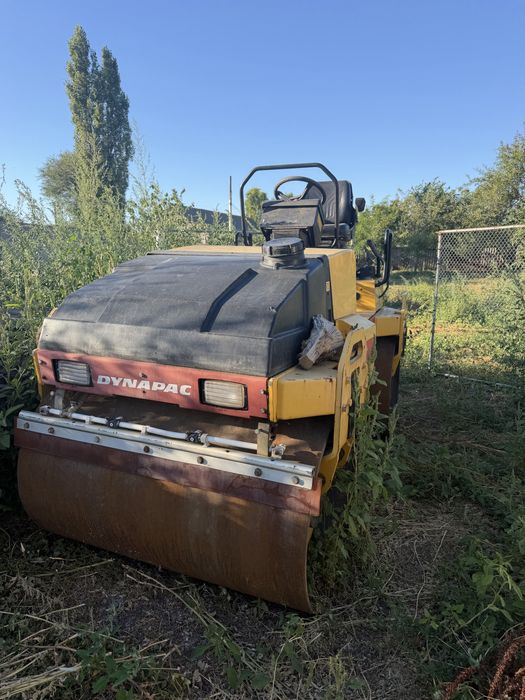 дорожній каток Dynapac CC122