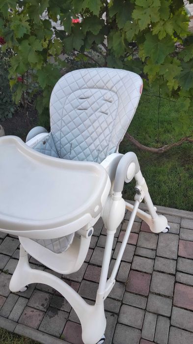 Продам стільчик для годування Carrello (Cloud Grey)