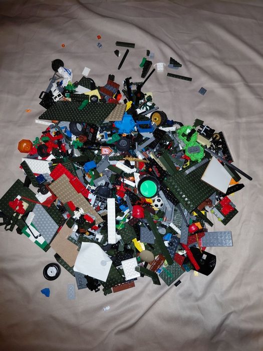 Вживаний конструктор LEGO — набір деталей