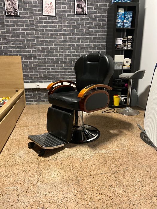 Vendo cadeira de barbeiro