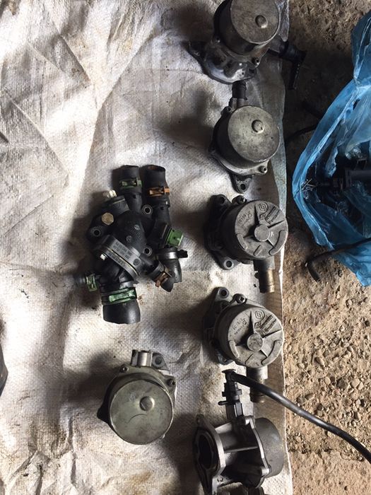 Продам вакуумний насос форсунки роспредвал на Renault kangoo 1.9 D