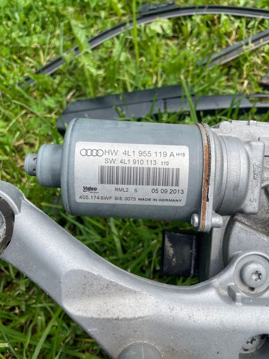 Моторчик скло очисників Ауді Q74l 2014 р.