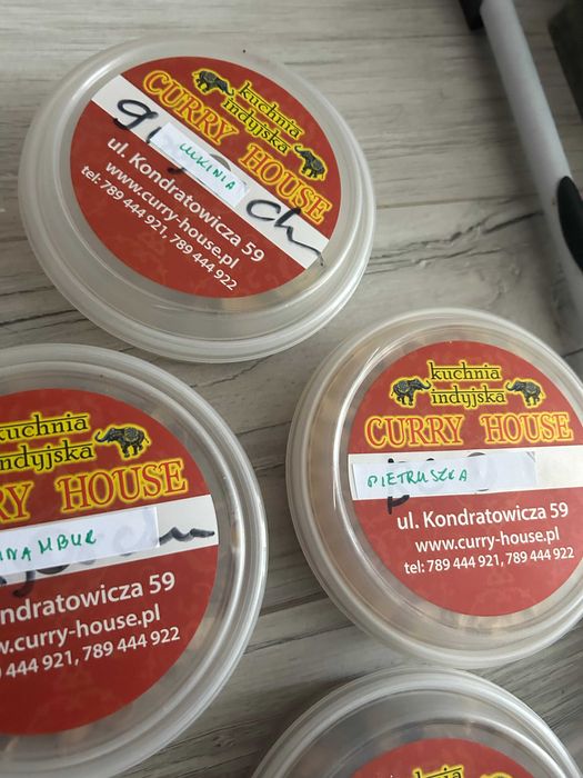 Zestaw warzyw, smakołyków, gałązek dla gryzoni i królików