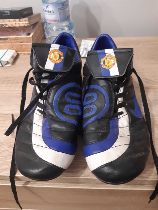 korki piłkarskie Nike