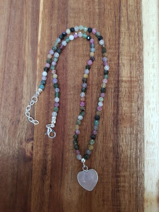 Naszyjnik z naturalnych kamieni turmalinu serce