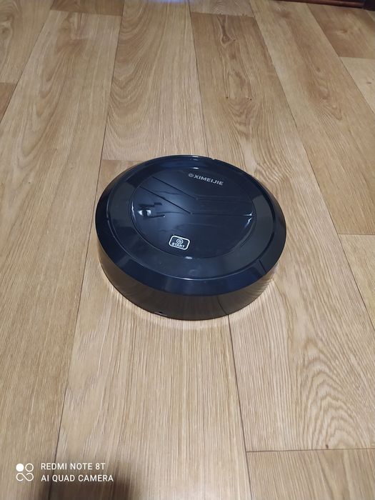 Робот пилосос.       .