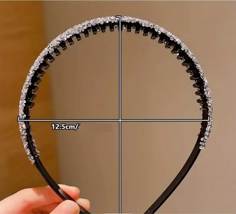 Обруч с камнями для волосся