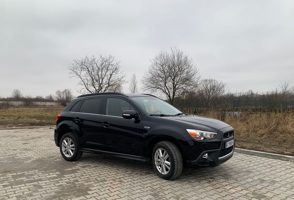 Mitsubishi ASX 2011 року.