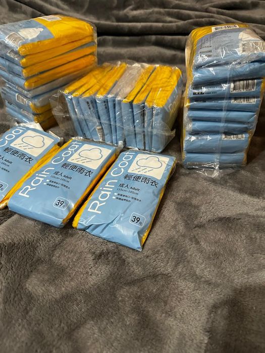 Дощовик для захисту від дощу та негоди