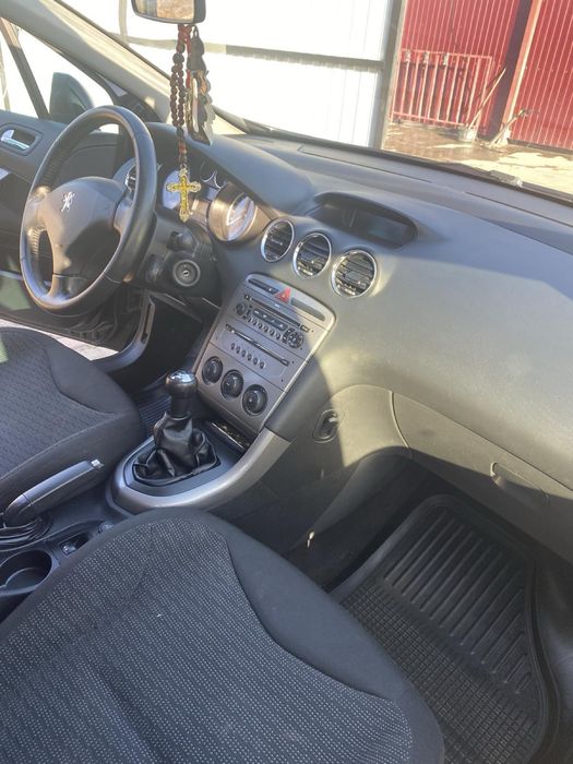 Автомобіль Peugeot 308
