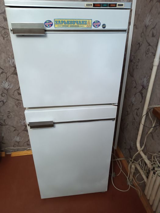 Холодильник Бирюса