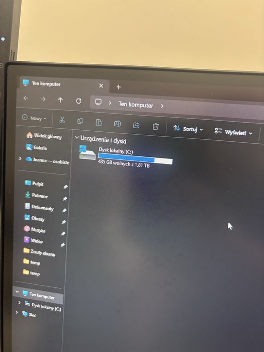 Komputer Ryzen 5 5600, radeon rx 9060xt, 16 gb ram + monitory i myszka