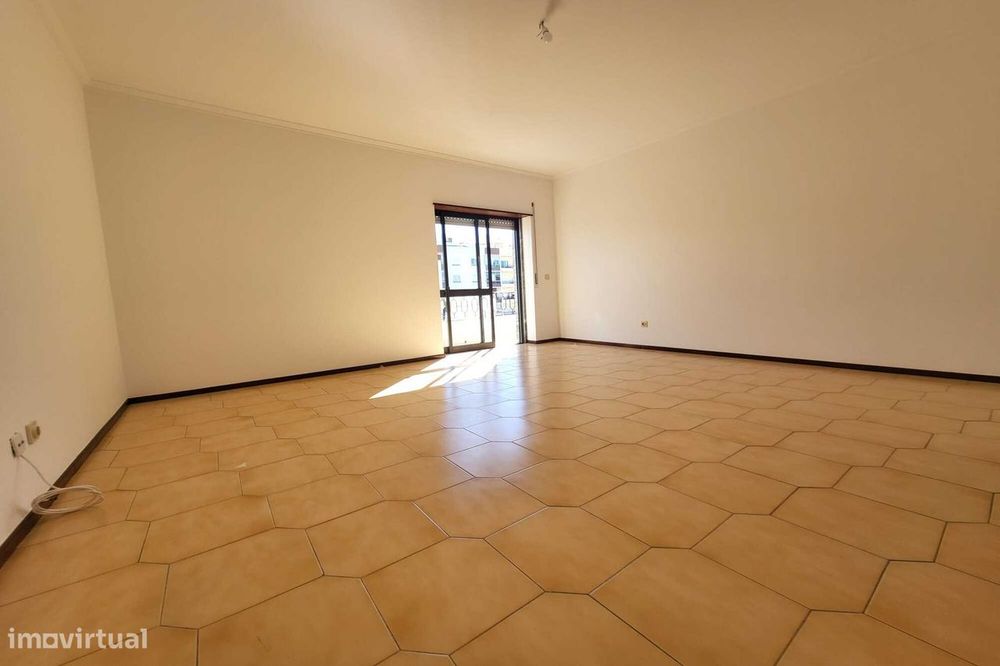 Apartamento T3 com Varandas e Vista Cidade em Torres Vedras
