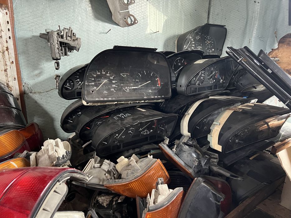 Стопи фанарі стопаки Е32 Е34 Е36 Е38 Е39 E46 Е53 Е60 Е65 F01 F10 F30