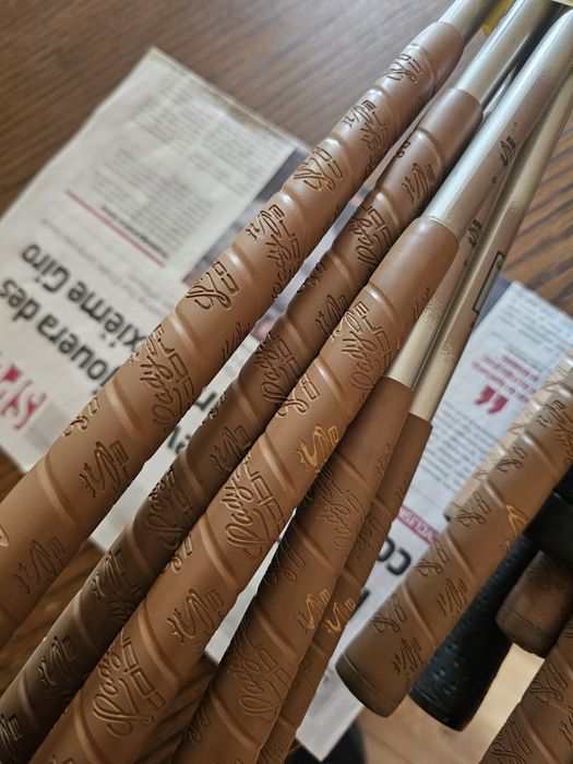 Tacos de Golfe marca Cobra profissionais
