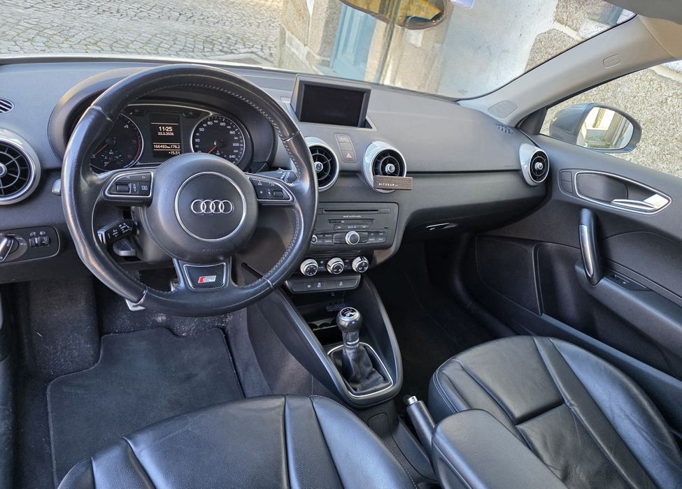Audi A1 S-Line 1,6TDI 105cv