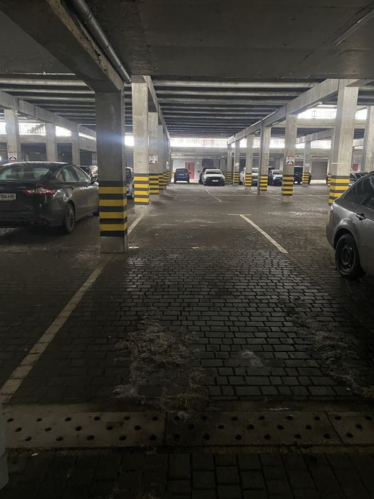 Оренда паркомісця Княгинин