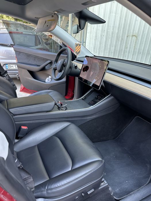 Tesla Model Y Dual motor/Long range