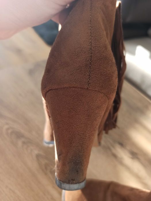 Botki karmelowe z frędzlami 36