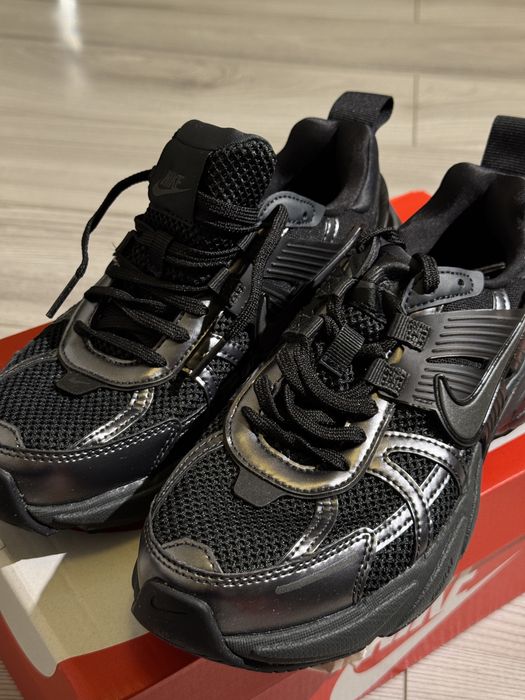 Кросівки жіночі Nike V2K Run Shoes Black FD0736-001