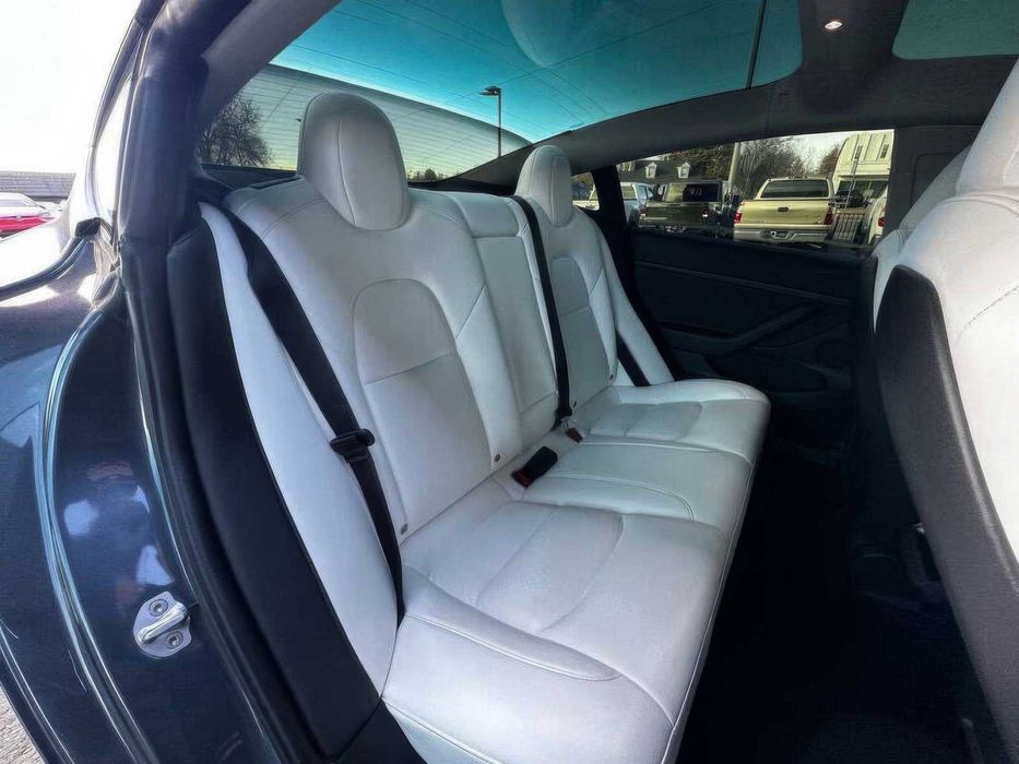 Tesla Model 3 Performance      2022