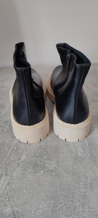 Осінні. Розмір 40. Натуральна кожа. Нові.