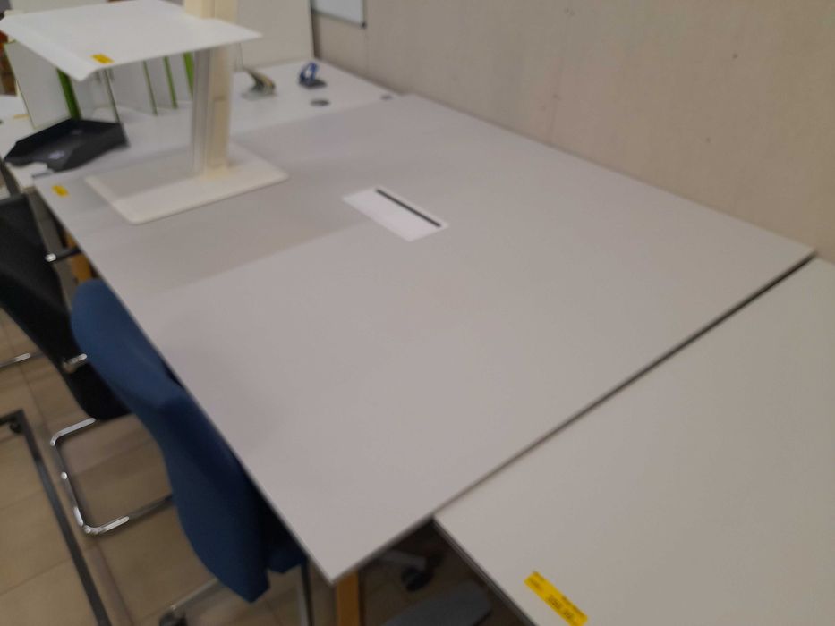 Stoły konferencyjne białe