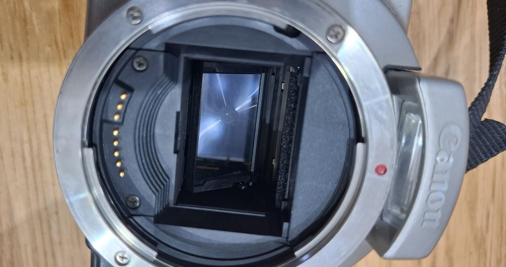 Canon EOSIX plus Sigma 28-200