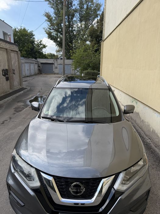 Продам надійний кросовер Nissan Rogue у відмінному стані! Вкладень не потрубує, комплектація відмінна для SV AWD