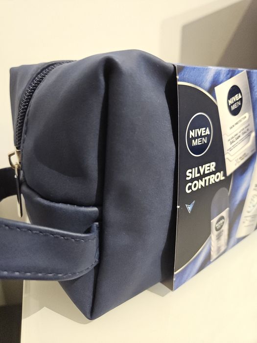 Zestaw kosmetyków dla mężczyzn Kosmetyczka Nivea MEN Silver Control