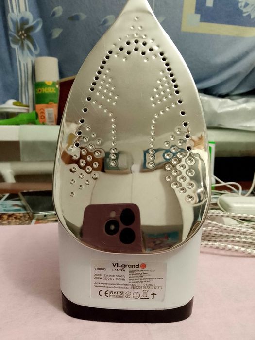 Продам новый утюг