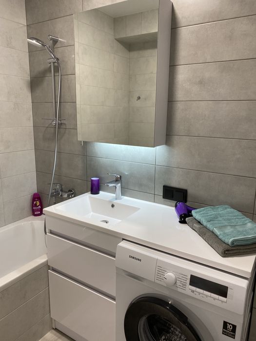 2к  центр ЖК Яровиця подобово від 1500, погодинно, документи 2-3 група