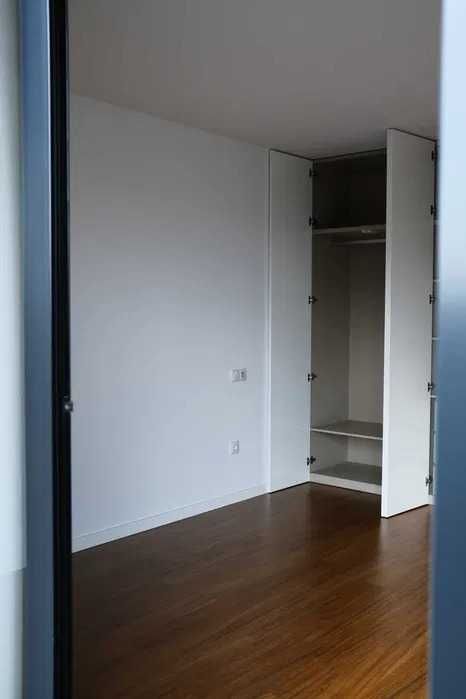 Apartamento/Condomínio com 3 quartos e 2 casas de banho