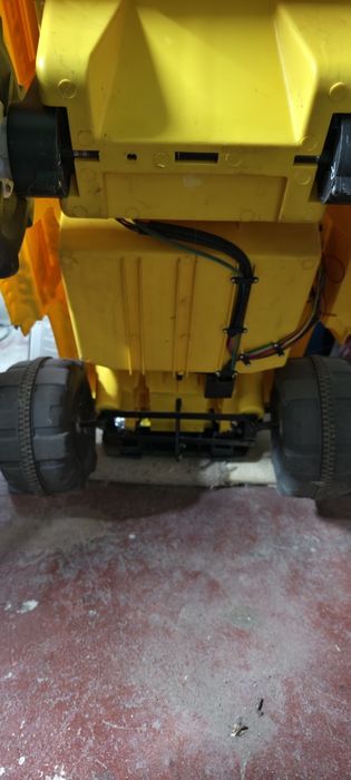 Samochód elektryczny dziecięca terenówka