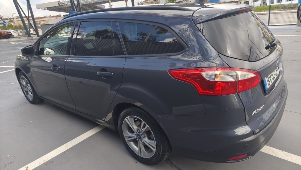 Ford Focus SW 1.0 Ecoboost 125cv 6 vel gasolina impecável.