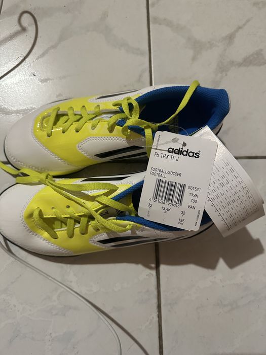 Бутси сороконожки адідас