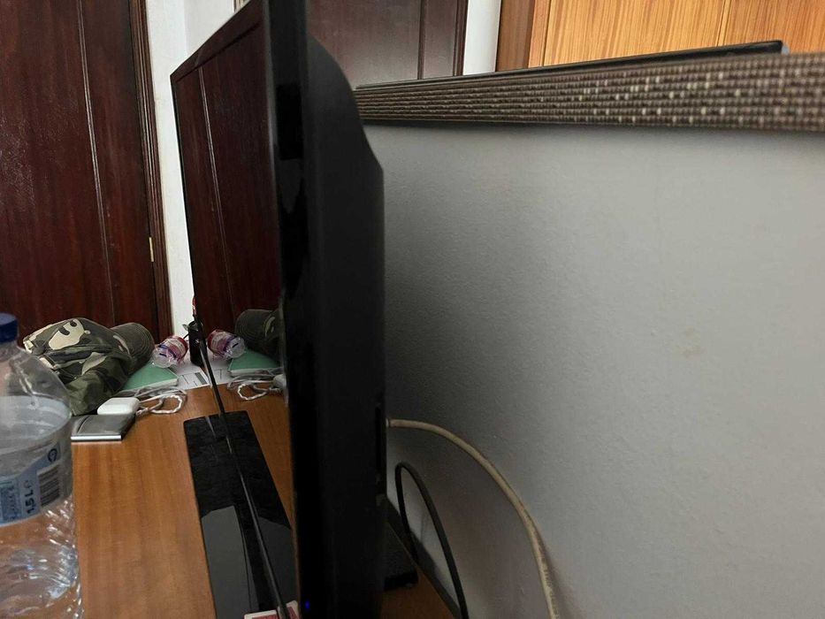 Televisão Samsung 42 polegas — quase sem uso