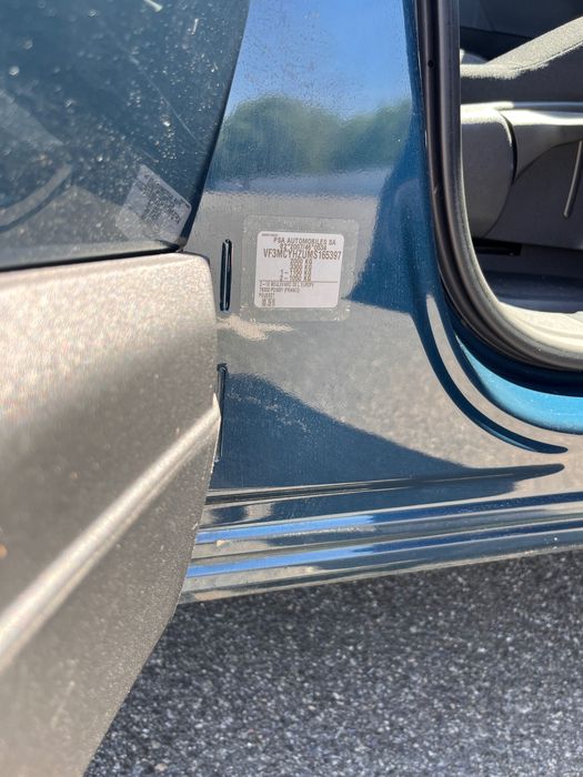 Продаю своє авто Peugeot 3008
