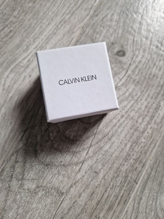 Nowe małe białe pudełko Calvin Klein