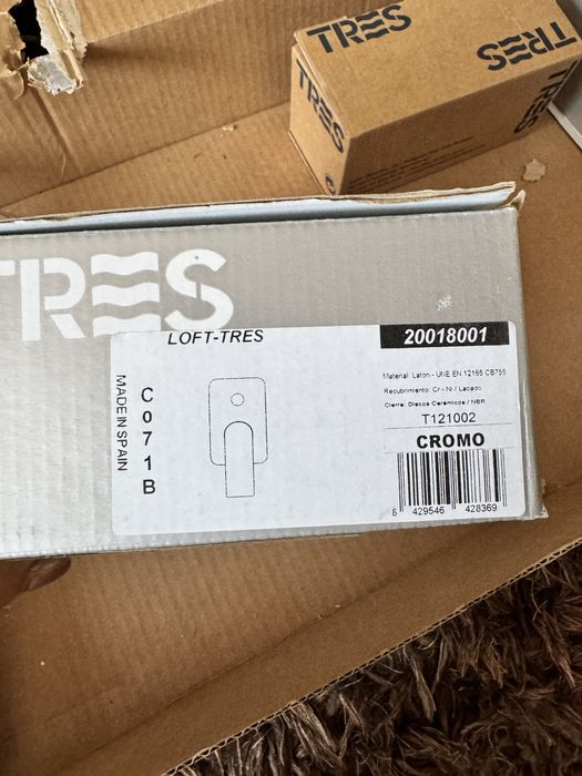 Zestaw/bateria do prysznica/wanny Tres