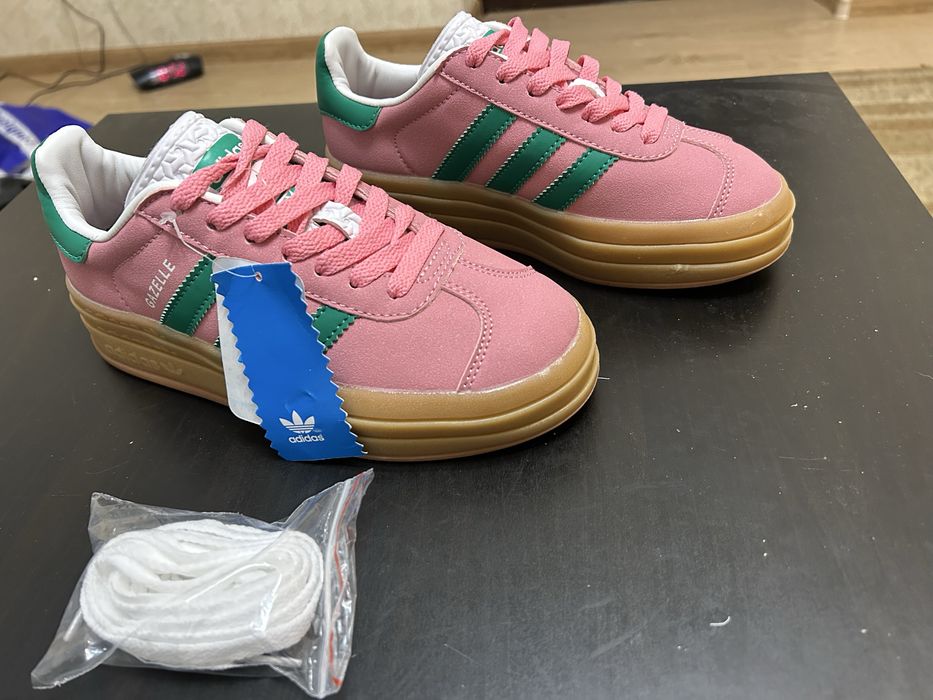 кросівки Adidas Gazelle Bold