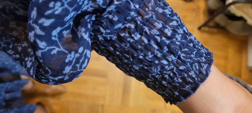 Sukienka w kwiatki M Reserved