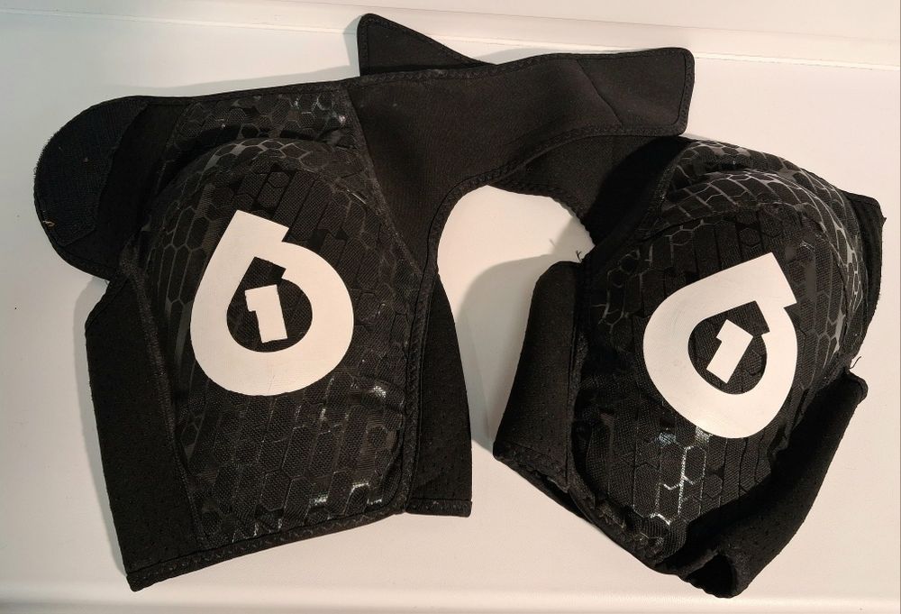 Ochraniacze kolan sixsixone 661  rozmiar M