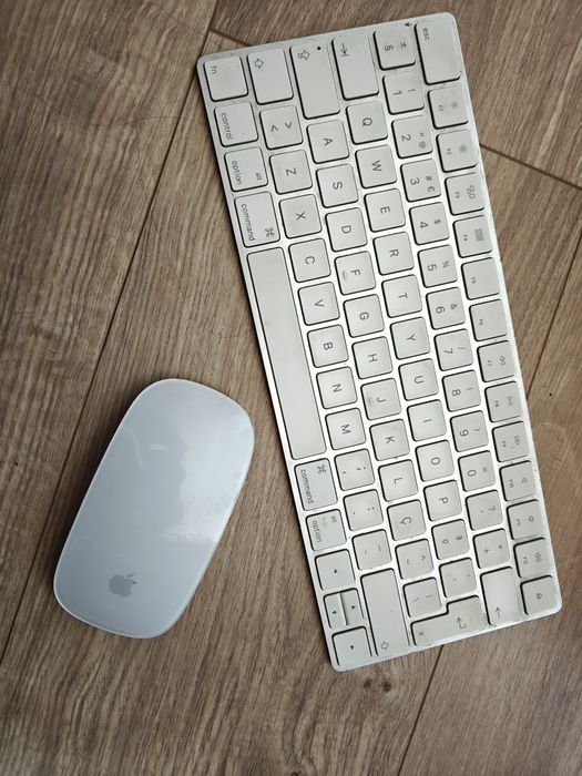 iMac 21.5in (Late 2015) + MagicMouse e teclado em óptimo estado