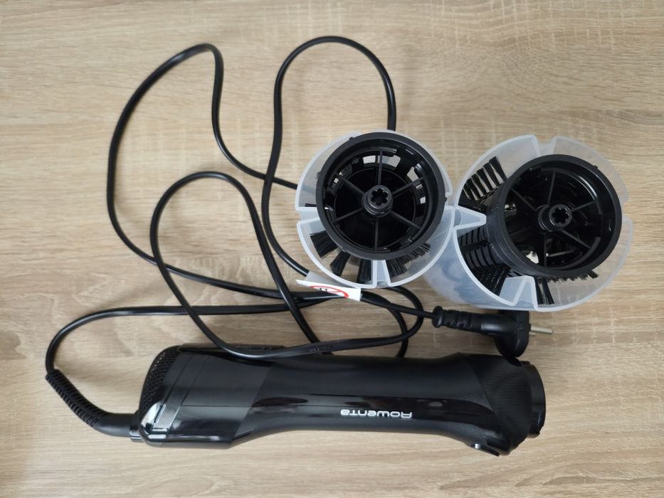 Фен-щітка Rowenta BRUSH ACTIV UB9520F0