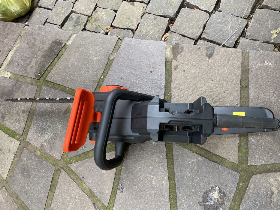 Пила акумуляторна + 4 акумулятора