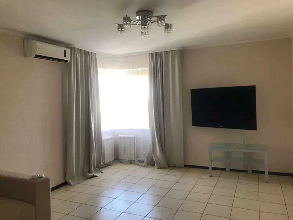 Продам 1-к квартиру в центре | 10/14, 41 м2, кирпичный дом | м.Майдан Конституции, м.Левада
